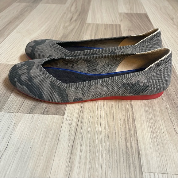 Rothy’s Gray Camo Round Toe Flats Red Sole Size 8 - Picture 2 of 7